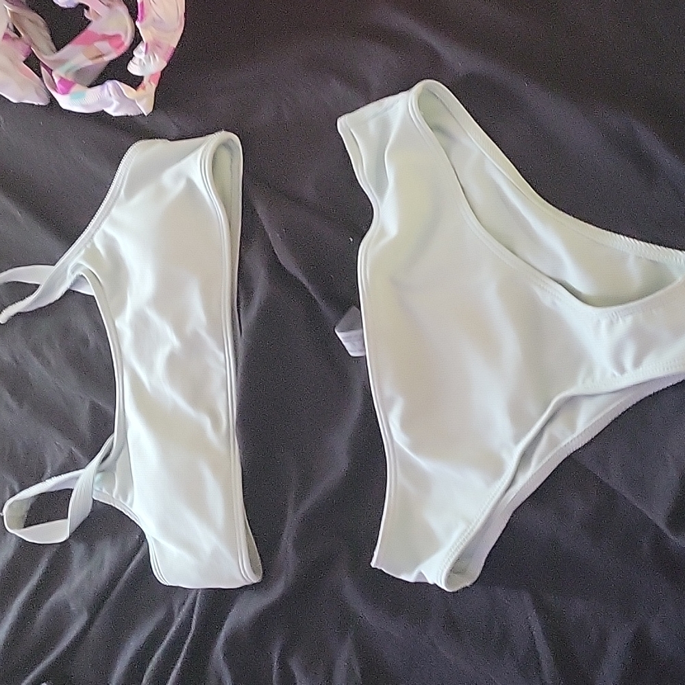 Bathing suit